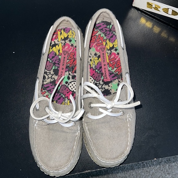 Shoes - Picture 2 of 4